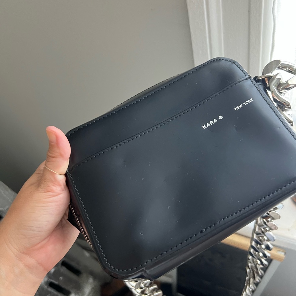 Kara NYC camera bag chain strap - Picture 5 of 7